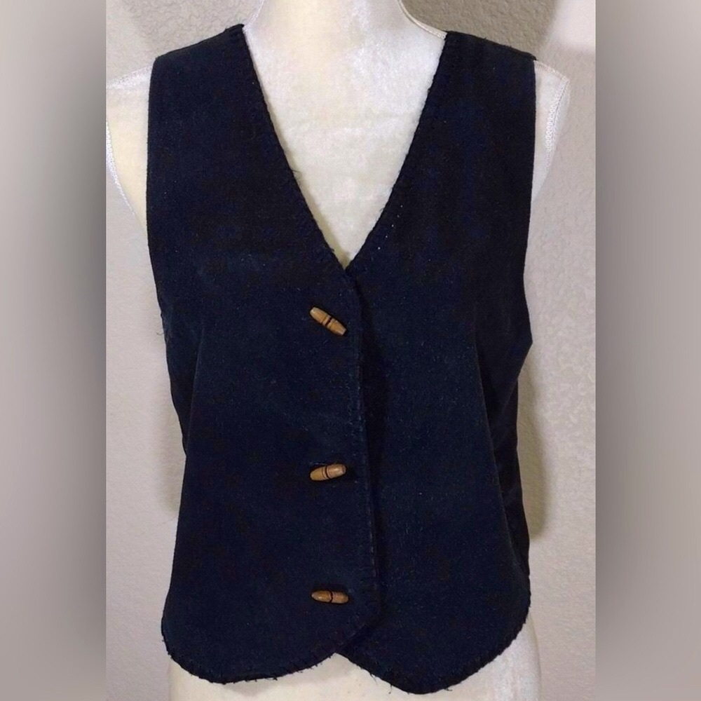 Roo Crossing Petites Vintage Black Leather Vest Barrel Buttons